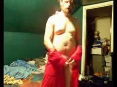 Horny dude jerking off his cock on cam